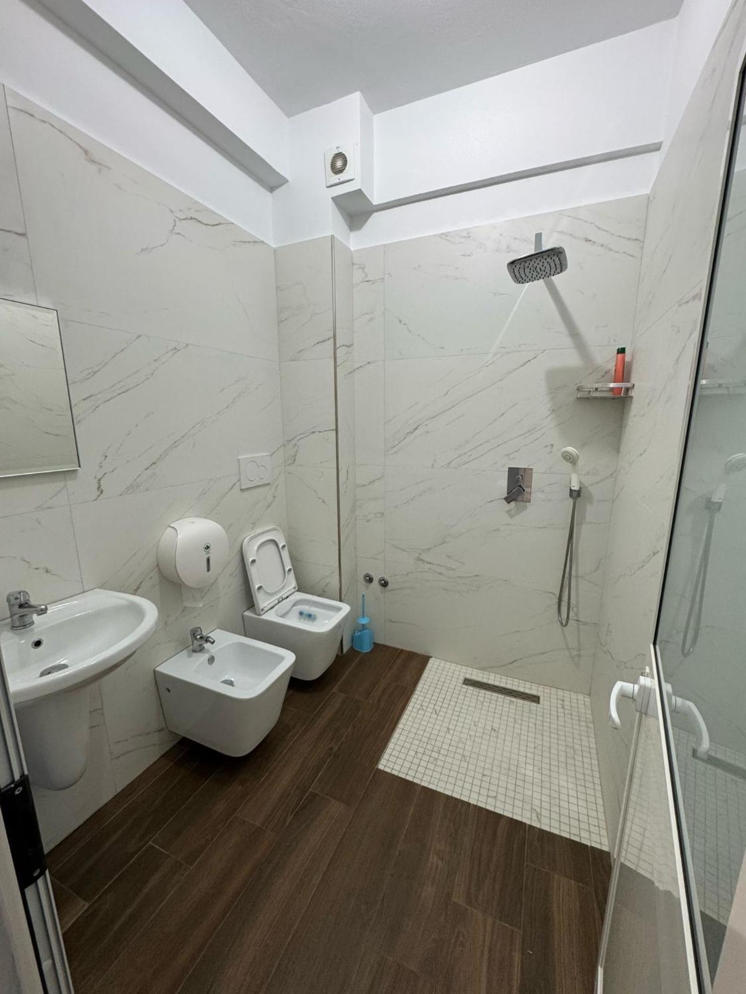 Hotel Europa Lezhë 외부 사진
